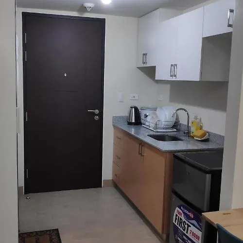 Apartahotel Mccondounit Staycation/rent