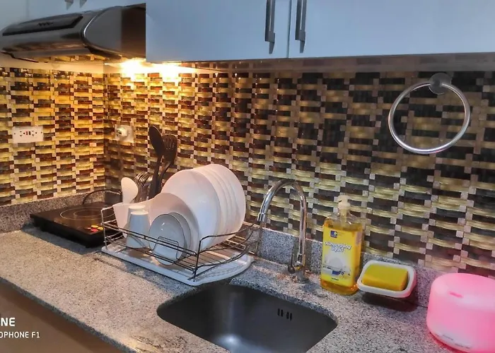 Mccondounit Staycation/rent * Manila